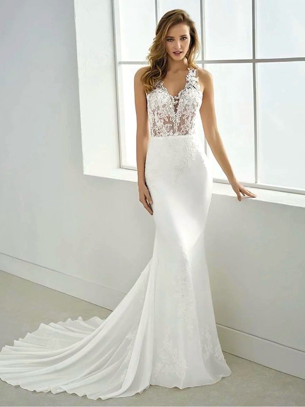 Filipinas Modern Bridal Gown in Ivory